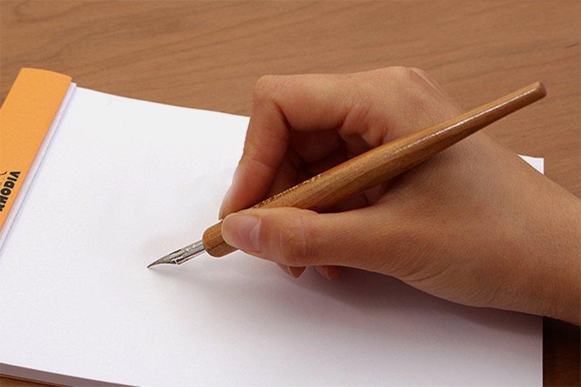 گیر کردن یا خراشیدن سرقلم بر روی کاغذ